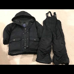 GAP EUC Snow Jacket With Matching Bib size 4 GAP
